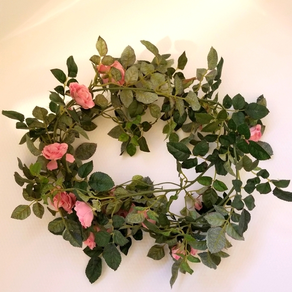 78" long rose garland - Picture 3 of 11